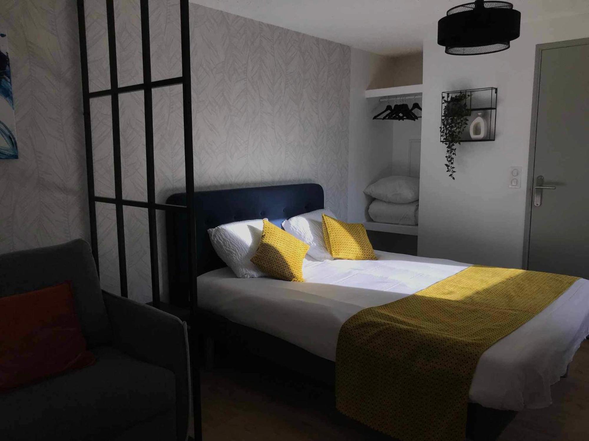 Cit'Hotel Design Booking Evry Saint-Germain-Les-Corbeil Senart Bagian luar foto
